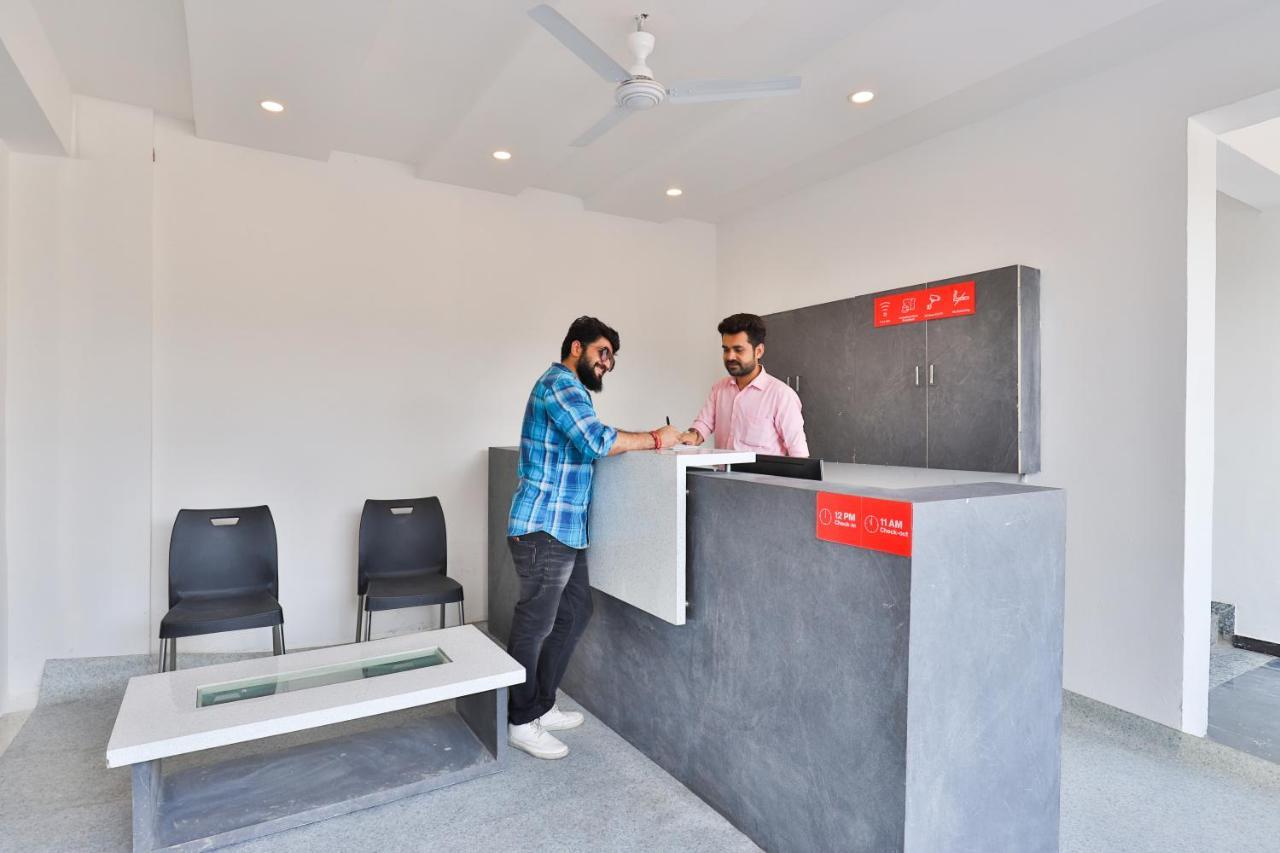 Nova Hotel New Crossroad Rajkot Exterior foto