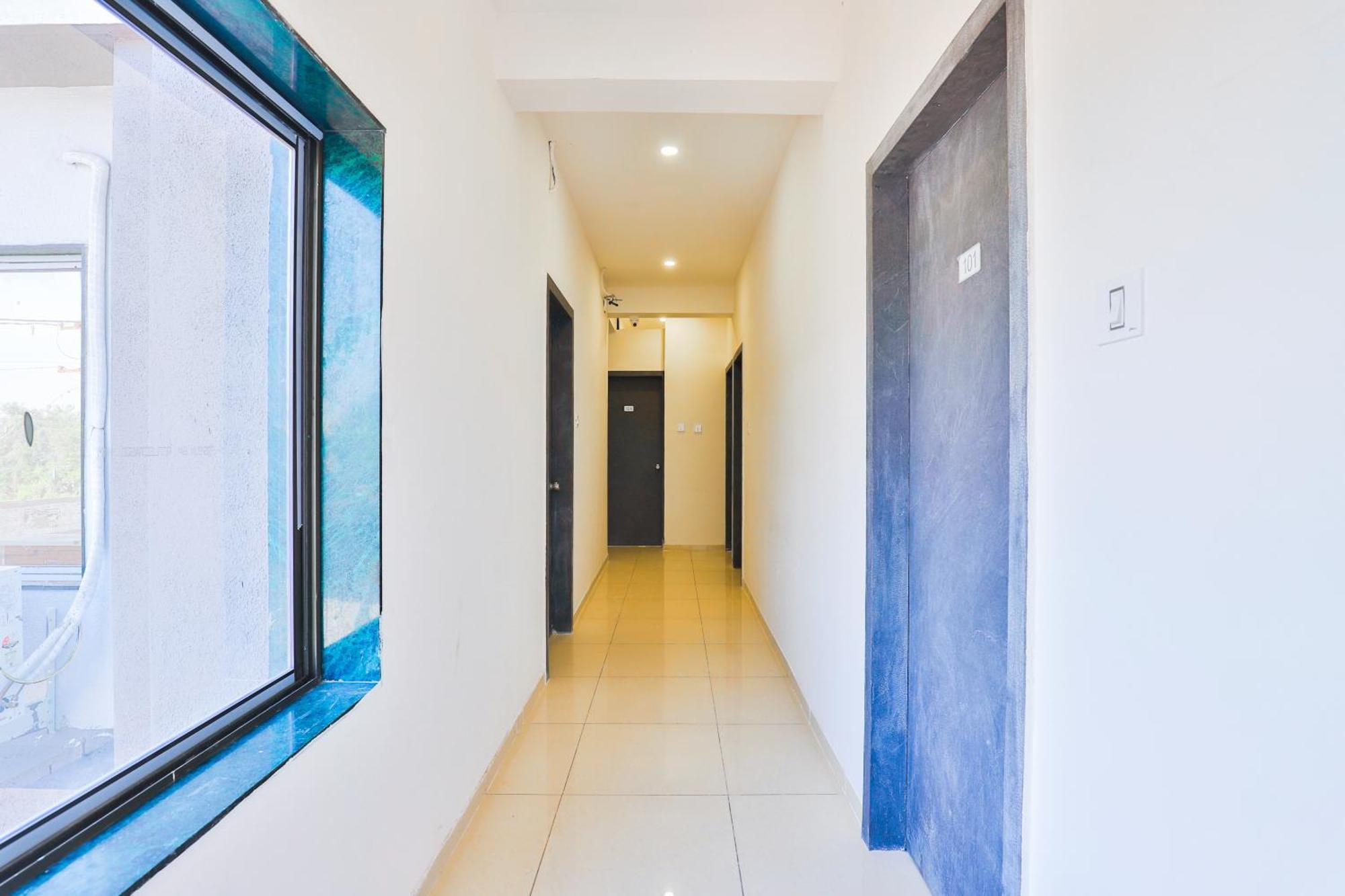 Nova Hotel New Crossroad Rajkot Exterior foto
