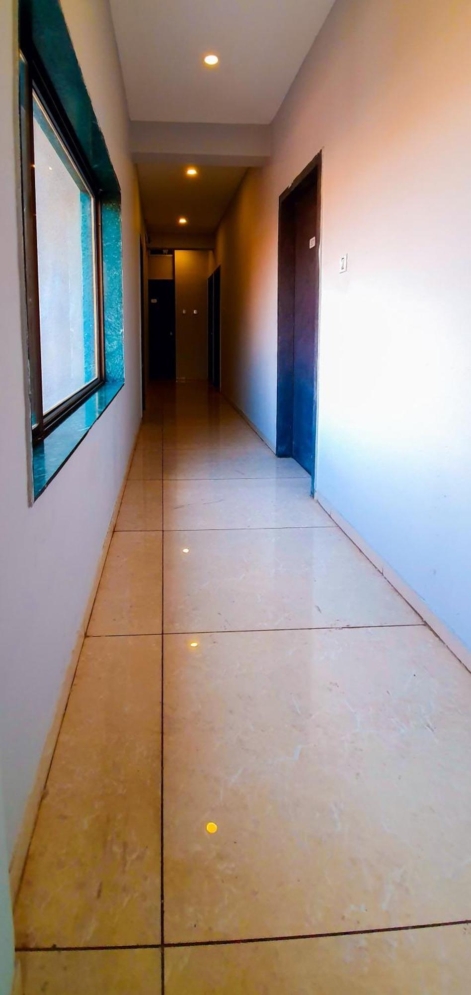 Nova Hotel New Crossroad Rajkot Exterior foto