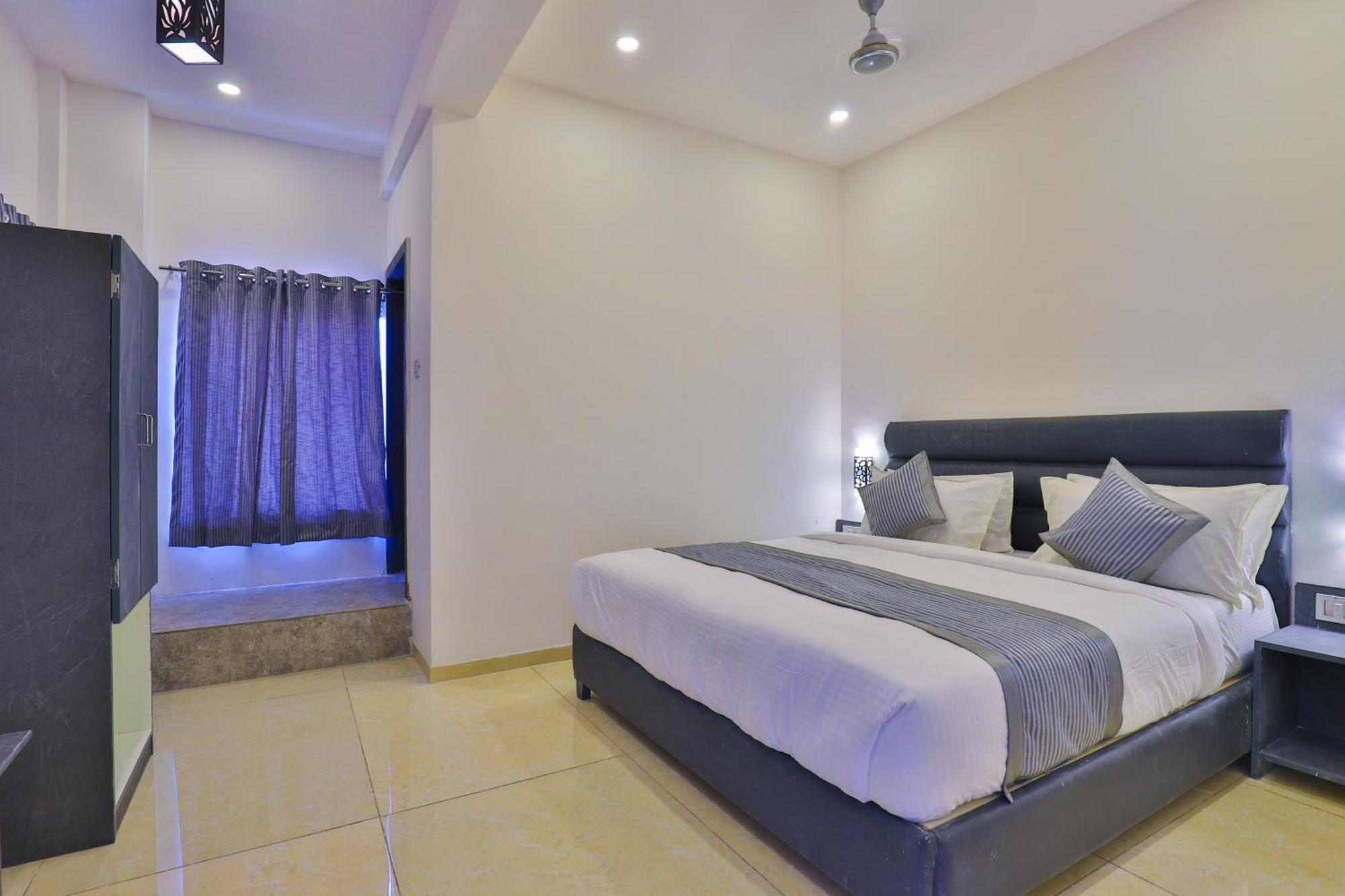 Nova Hotel New Crossroad Rajkot Exterior foto